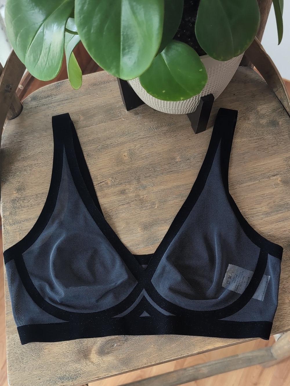 NWOT Eby Sheer Bralette Small Black